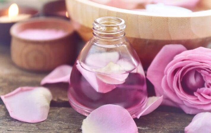 Lozione dai petali di rosa